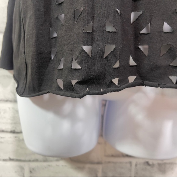 Sloane Rouge Laser Cut Raw Hem Tank Top Medium - Picture 4 of 7